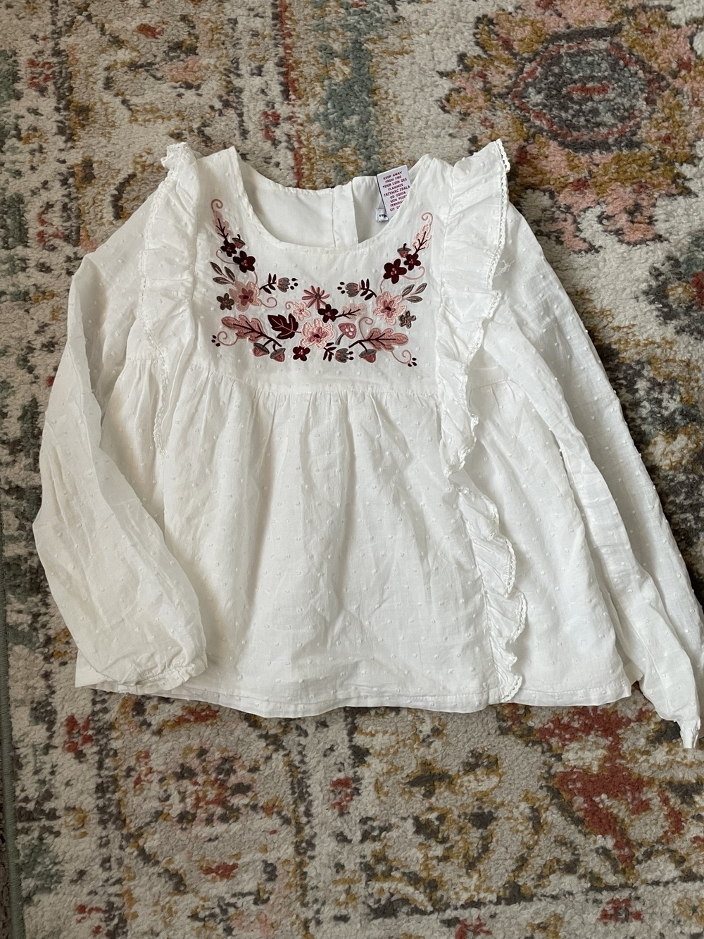 cupcakes & cashmere White Embroidered Floral Ruffle Blouse